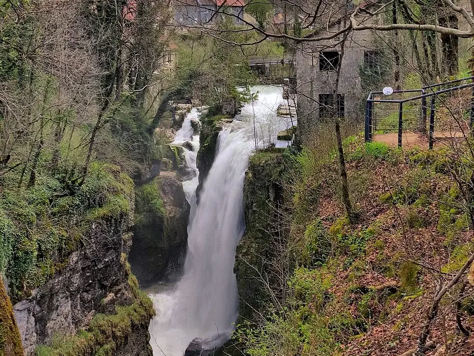 Première cascade des Gorges de la Langouette aux Planches-en-Montagne