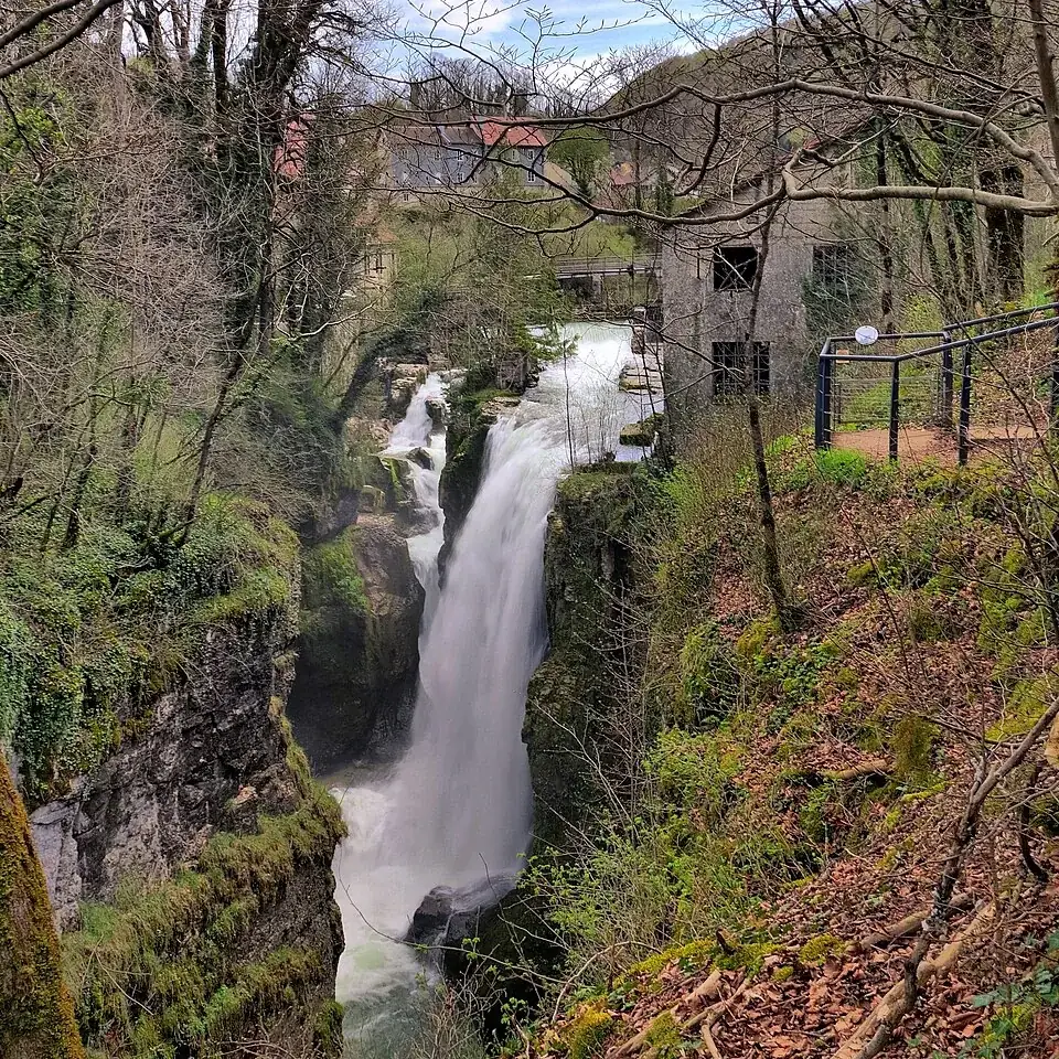 Première cascade des Gorges de la Langouette aux Planches-en-Montagne